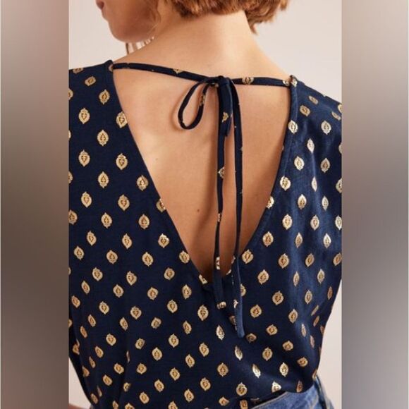 Boden V-Back Leaf Print Jersey Top, French Navy/Gold Size 20/22 - Picture 3 of 12